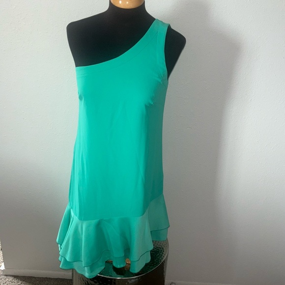 Trina Turk One Shoulder Double Ruffle Dress size 4 NWT - Picture 1 of 11